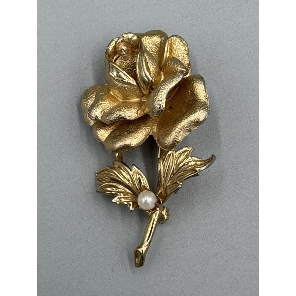 Gold Colored Rose Flower W/ Faux Pearl On Stem Brooch Lapel Pin